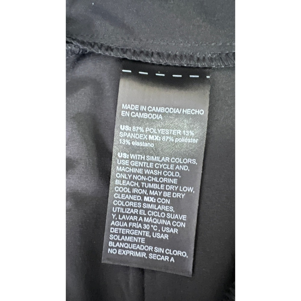 Chico's Zenergy Cargo Walking  Shorts Womens Size 4 Black New With Tags - Picture 5 of 6